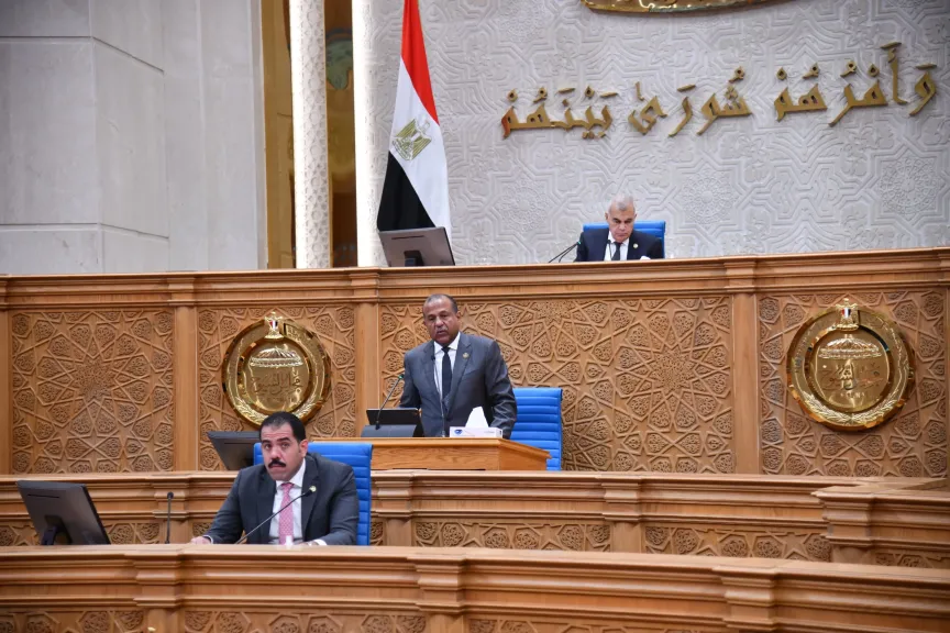 عمرو أبو العيون