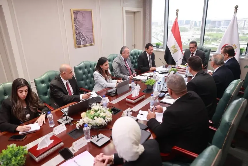 اجتماع وزير الصحة