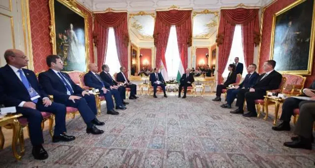 السيد الرئيس عبدالفتاح السيسي يلتقي نظيره المجري