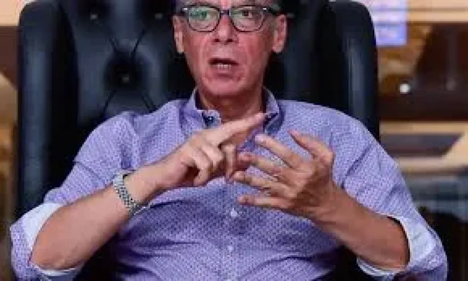 ياسر قمر  رئيس الاتحاد المصرى لكره الطائره