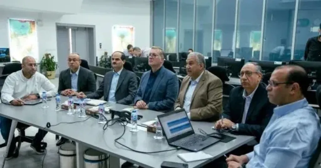 المهندس كريم بدوي وزير البترول والثروة المعدنية وجانب من الجولة التفقدية
