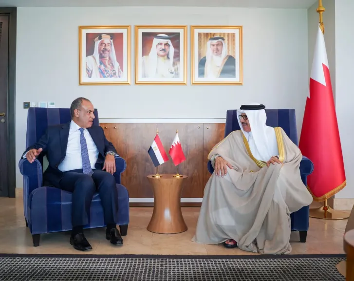 وزير الخارجية مع نظيره البحريني