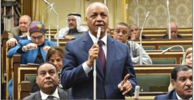 مصطفى بكر