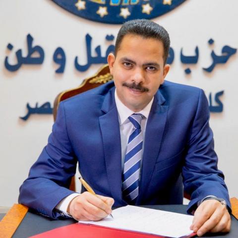 النائب أشرف رشاد الشريف