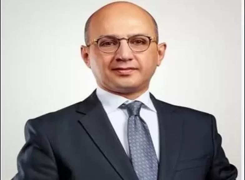 الدكتور هشام حسين
