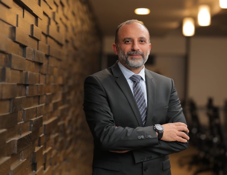المهندس حسام المعداوى الرئيس التنفيذي للقطاع المؤسسي