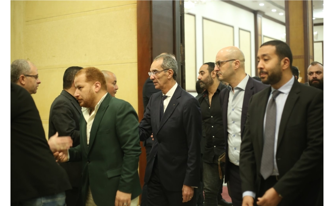 وزير الاتصالات