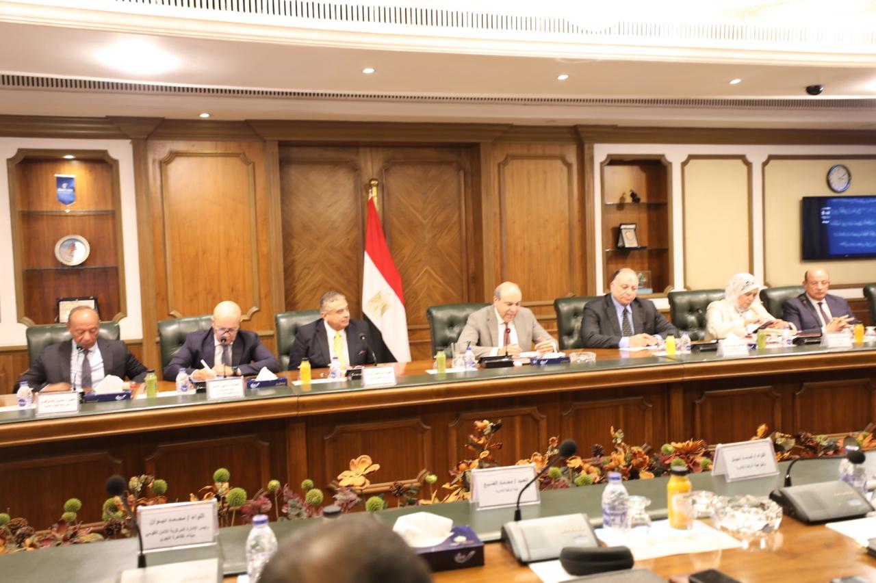 إجتماع وزير الطيران