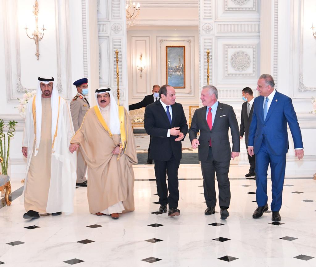 القمة الخماسية