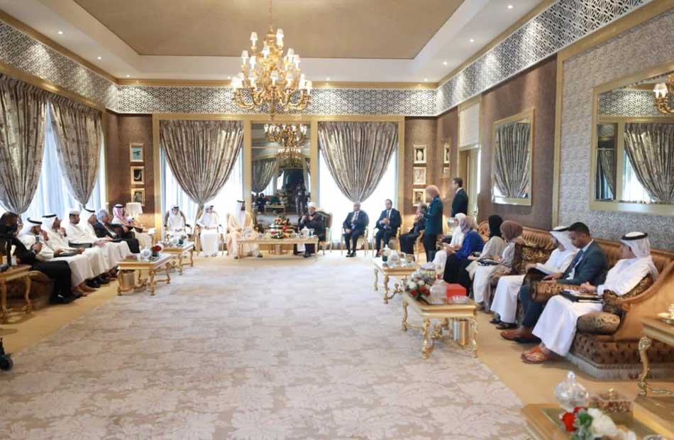 شيخ الأزهر يلغي كلمته المكتوبة ويحاور الشباب البحريني وشباب صناع السلام
