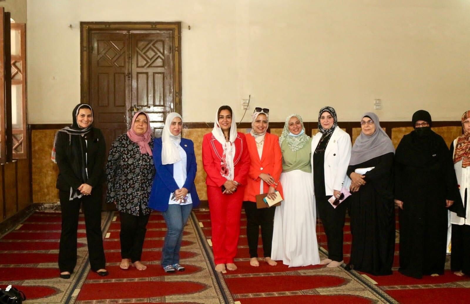 منال عوض 