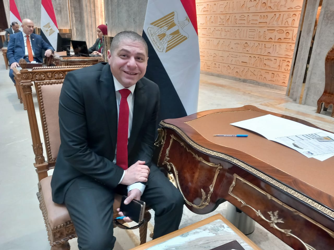 ٠٠