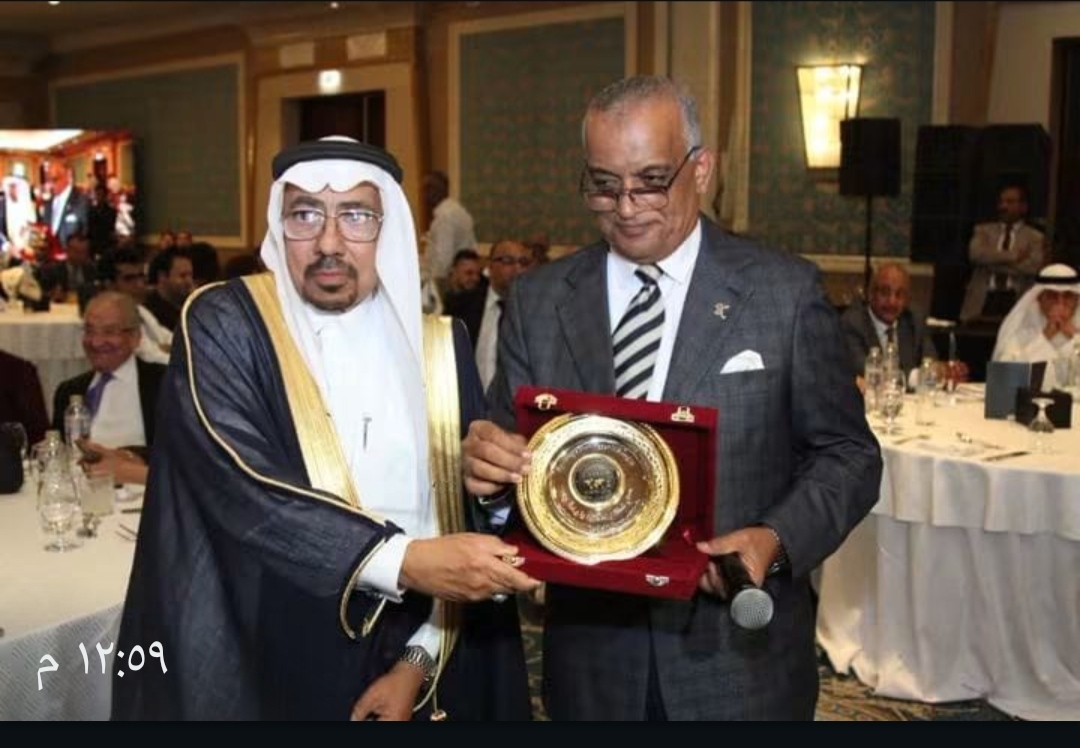 ٠٠